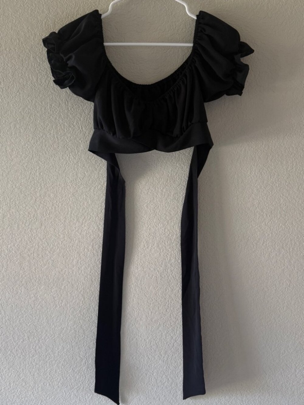 SHEIN Black Ruffle Puff Sleeve Tie-Front Crop Top 🖤